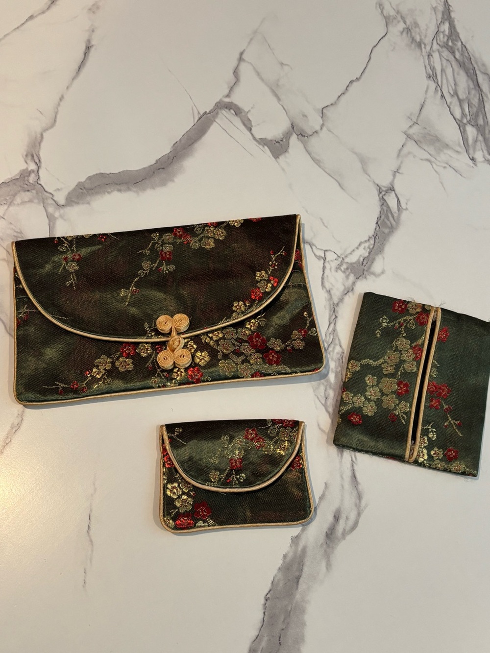 Elegant Green Floral Satin Clutch Set
